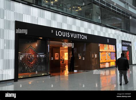 louis vuitton duty free locations.